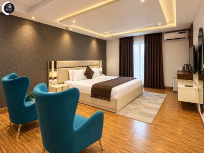 Deluxe queen room